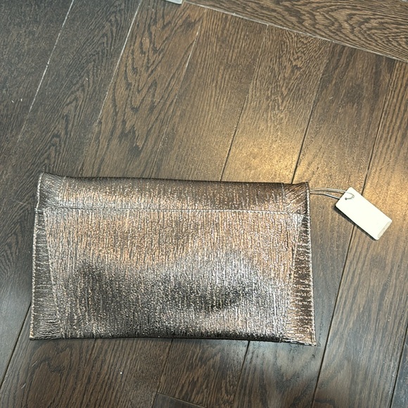 Silver/ champagne clutch - Picture 2 of 3